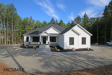 Photo of 452 Blane Circle #45, Pembroke, NH 03275 (MLS # 5049465)
