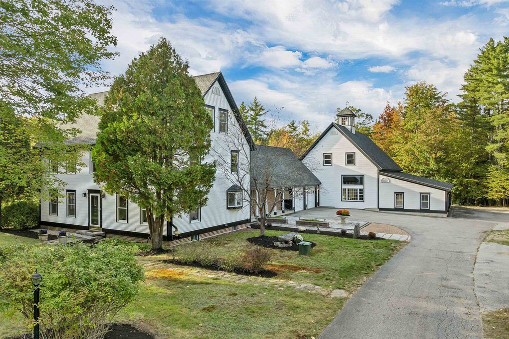 Photo of 7 Morgan Drive, Bow, NH 03304 (MLS # 5064386)