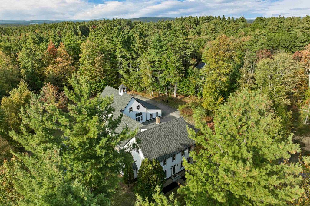 Photo of 7 Morgan Drive, Bow, NH 03304 (MLS # 5064386)