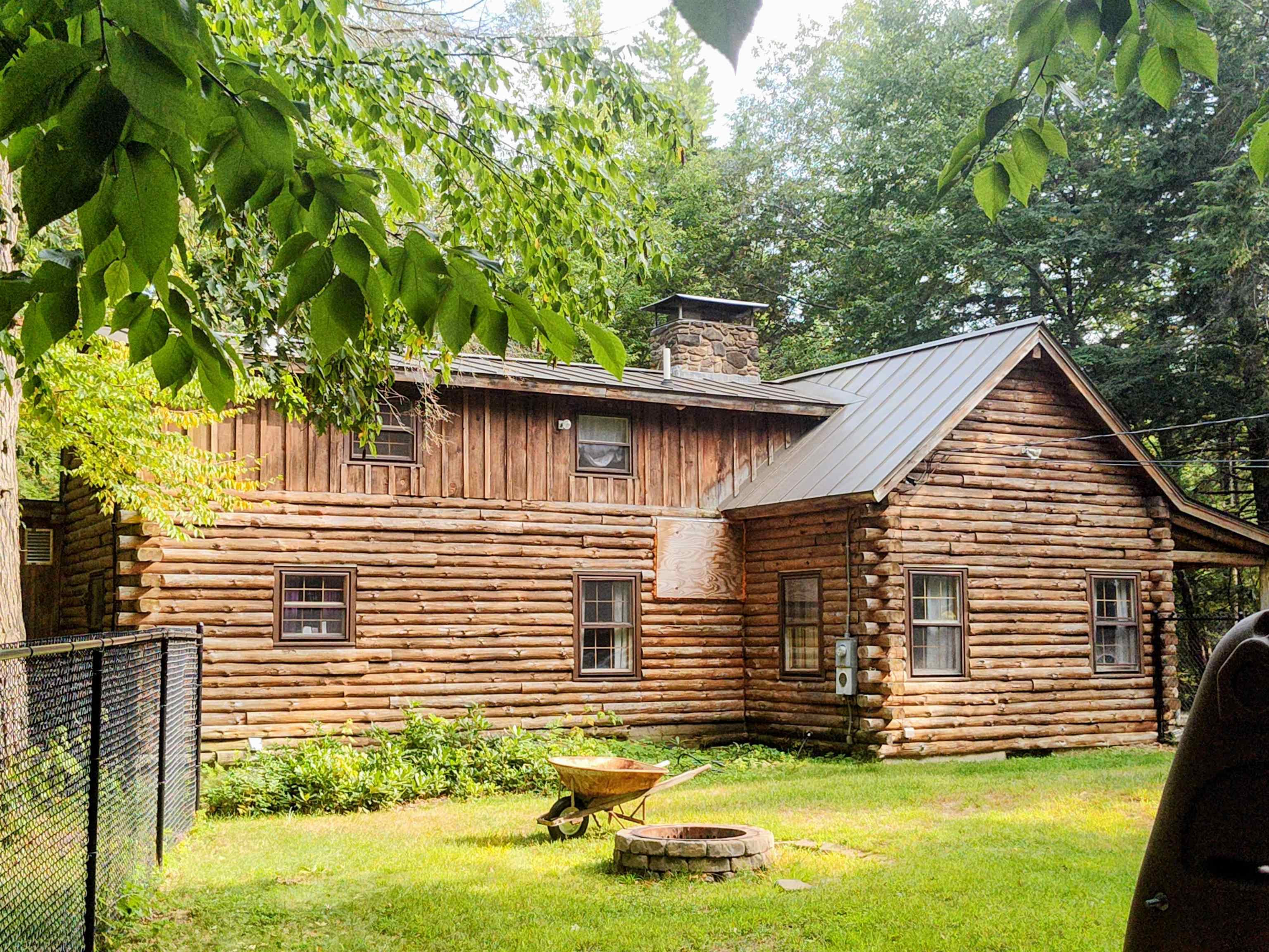 New Ipswich, New Hampshire 03071, United States, 4 Bedrooms Bedrooms, ,3 BathroomsBathrooms,Residential,Active,205734