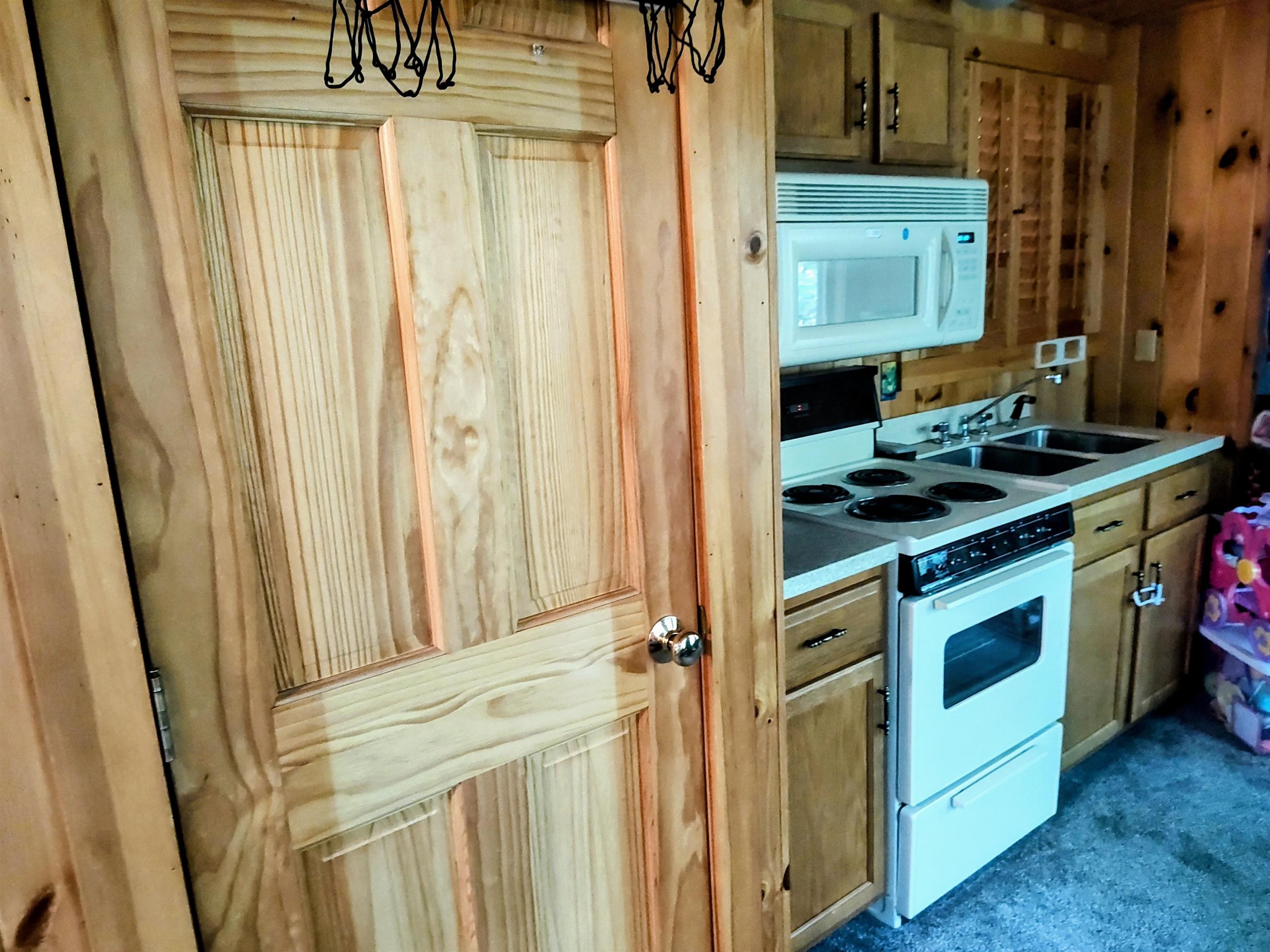 New Ipswich, New Hampshire 03071, United States, 4 Bedrooms Bedrooms, ,3 BathroomsBathrooms,Residential,Active,205734