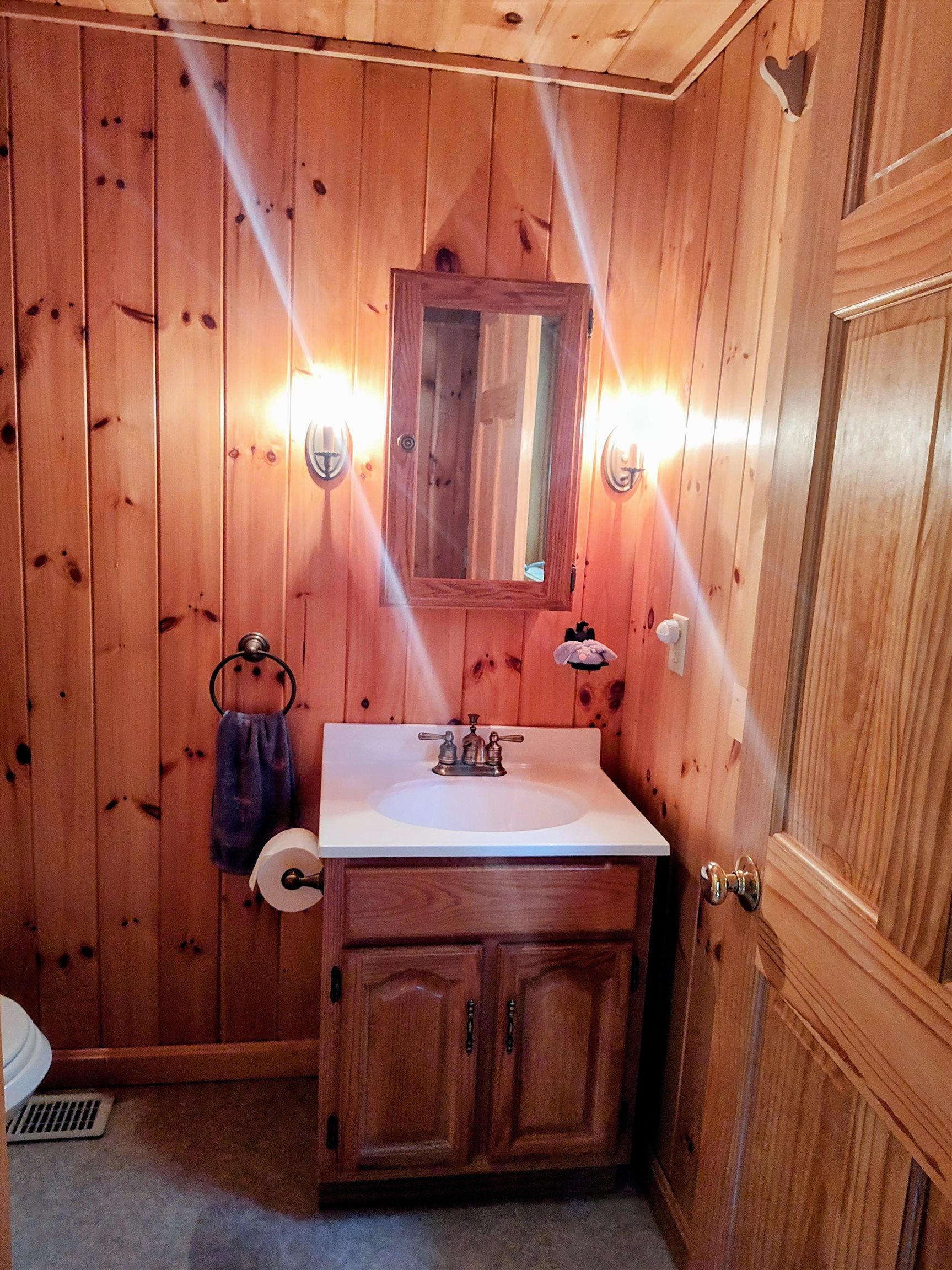 New Ipswich, New Hampshire 03071, United States, 4 Bedrooms Bedrooms, ,3 BathroomsBathrooms,Residential,Active,205734