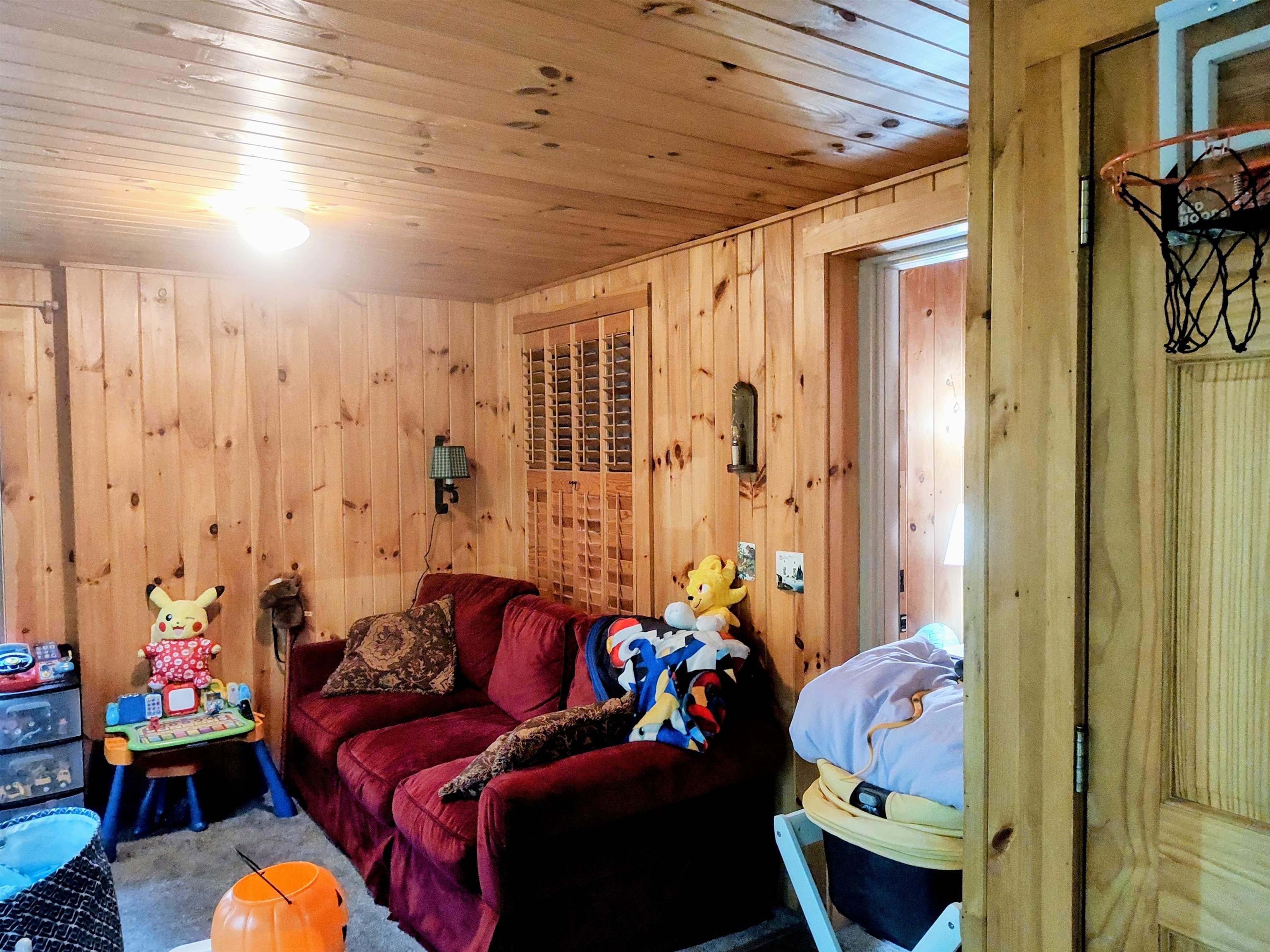 New Ipswich, New Hampshire 03071, United States, 4 Bedrooms Bedrooms, ,3 BathroomsBathrooms,Residential,Active,205734