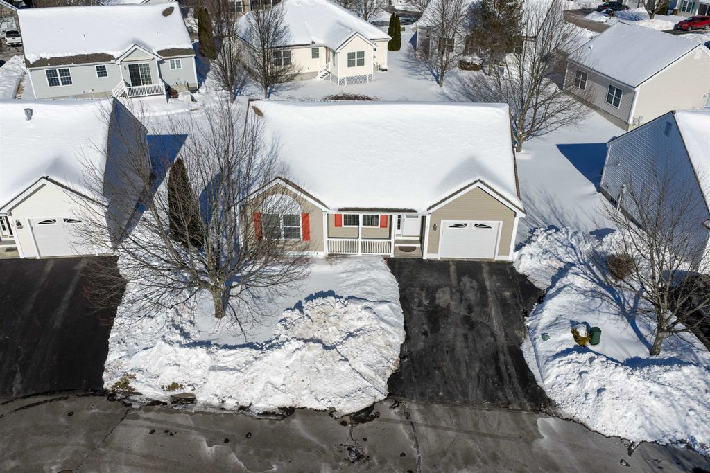 Photo of 3 Katherine Court, Hudson, NH 03051 (MLS # 5075688)