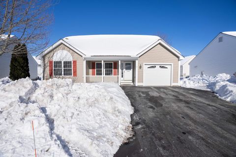 Photo of 3 Katherine Court, Hudson, NH 03051 (MLS # 5075688)