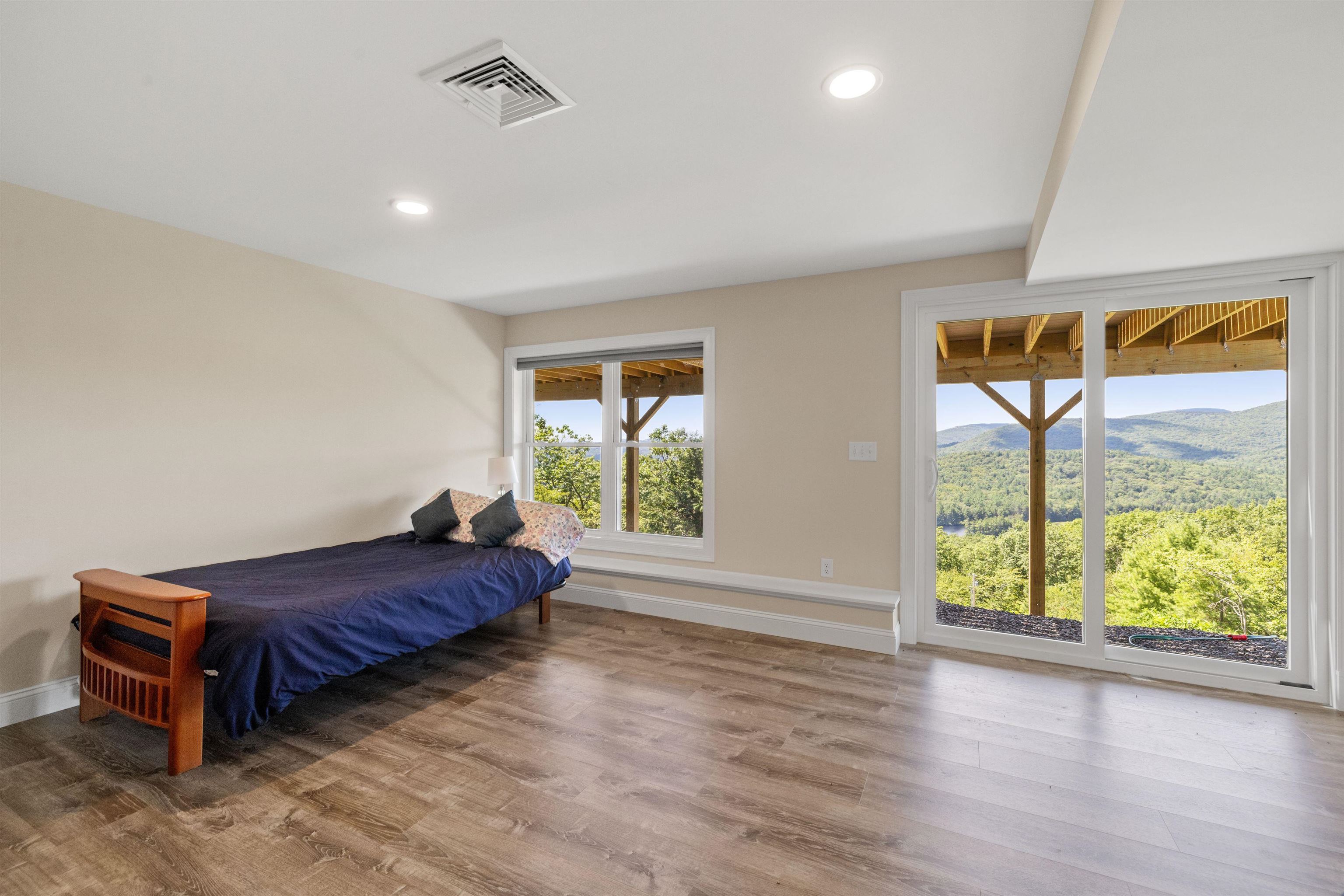 Alton, New Hampshire 03810, United States, 3 Bedrooms Bedrooms, ,4 BathroomsBathrooms,Residential,Active,192294