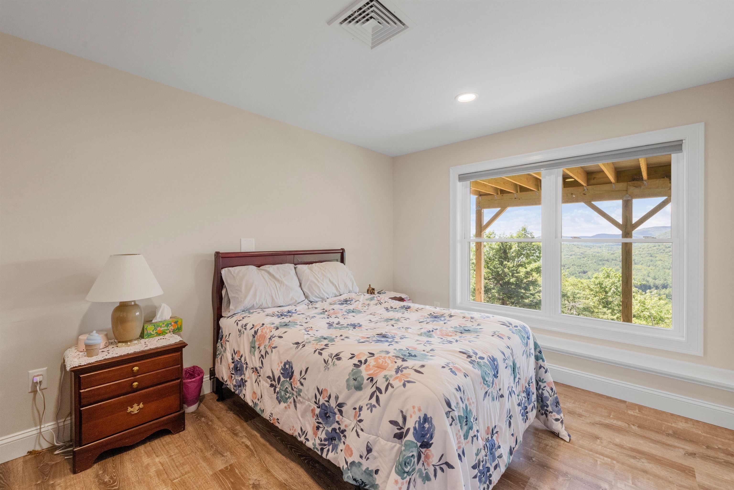 Alton, New Hampshire 03810, United States, 3 Bedrooms Bedrooms, ,4 BathroomsBathrooms,Residential,Active,192294