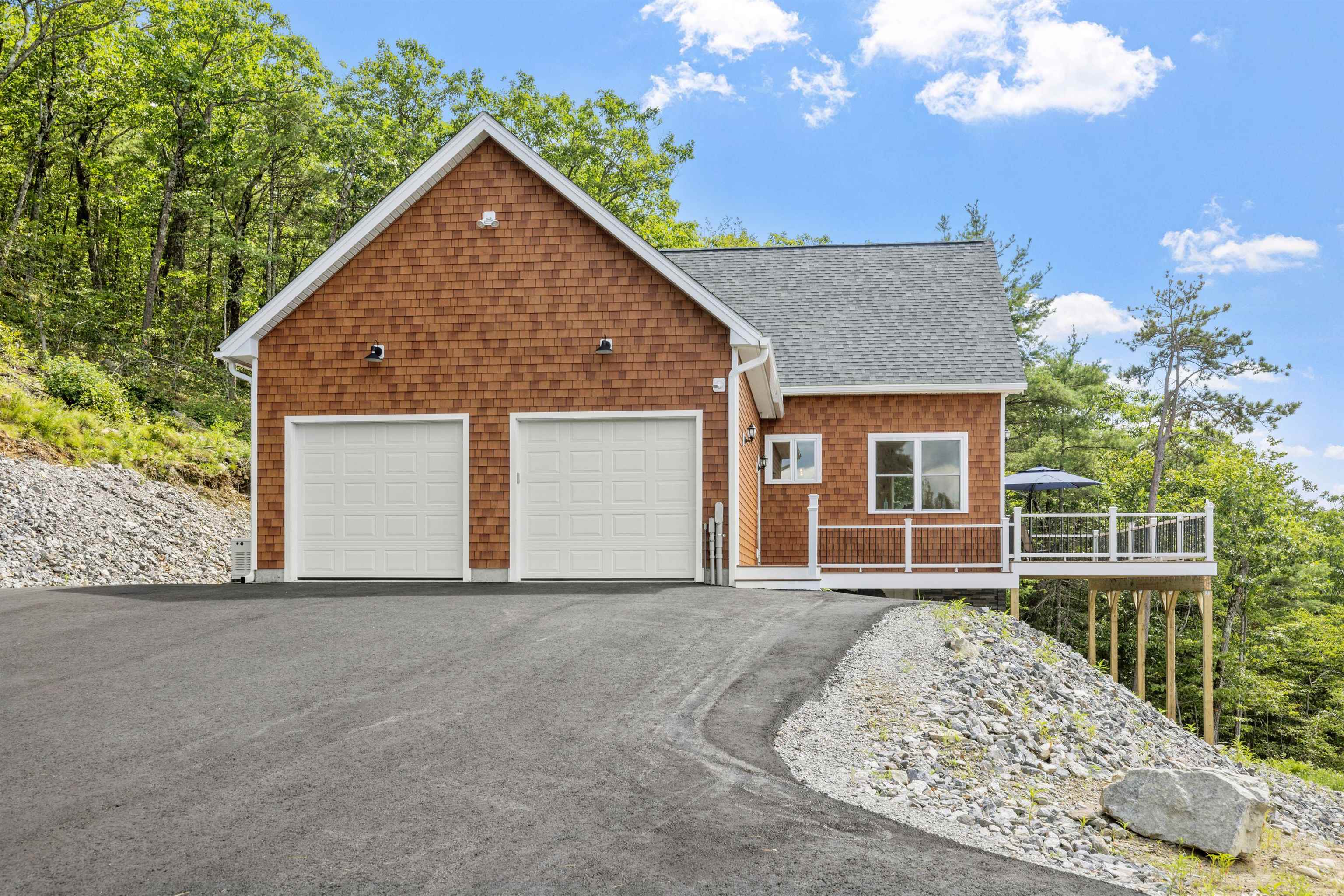 Alton, New Hampshire 03810, United States, 3 Bedrooms Bedrooms, ,4 BathroomsBathrooms,Residential,Active,192294