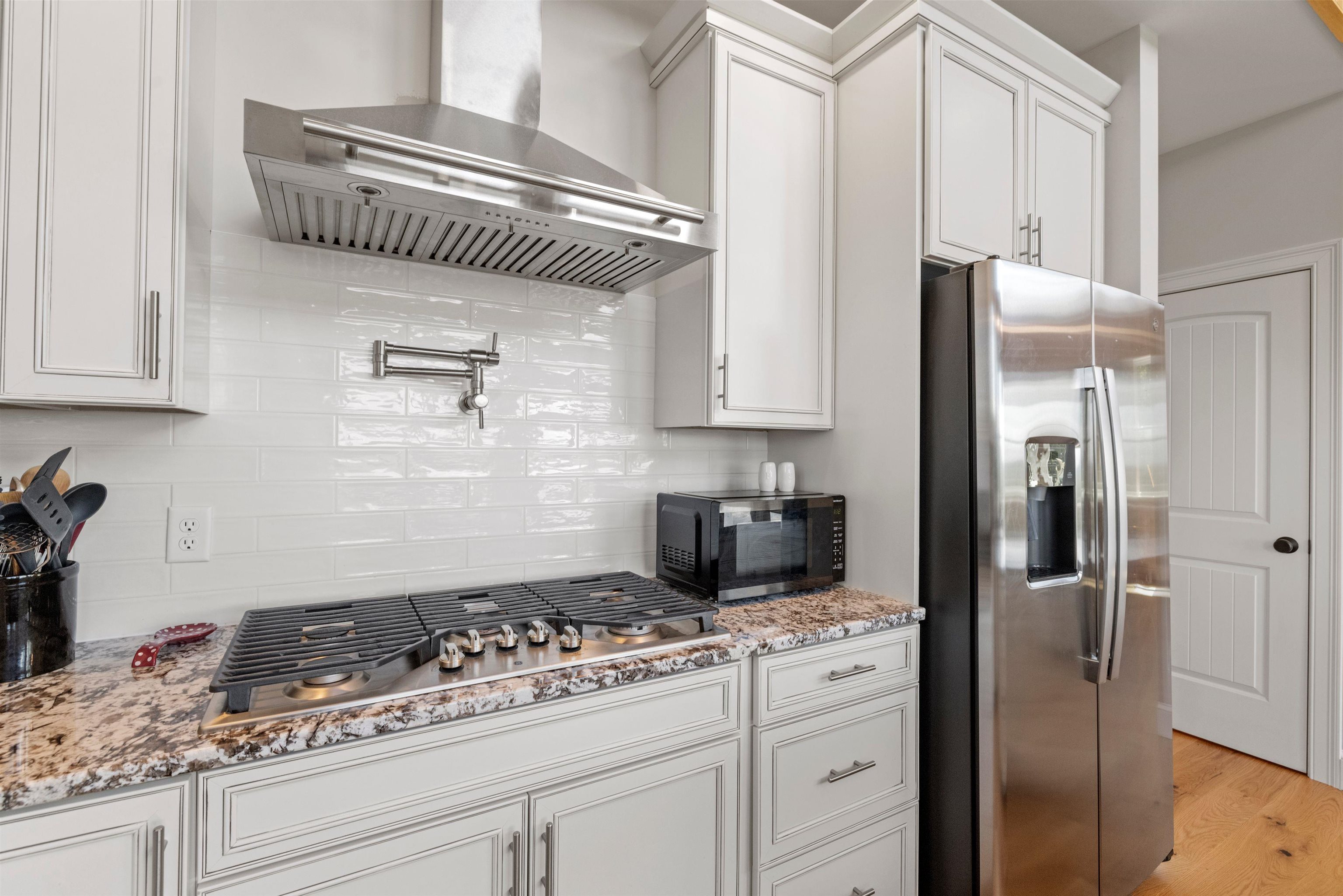 Alton, New Hampshire 03810, United States, 3 Bedrooms Bedrooms, ,4 BathroomsBathrooms,Residential,Active,192294