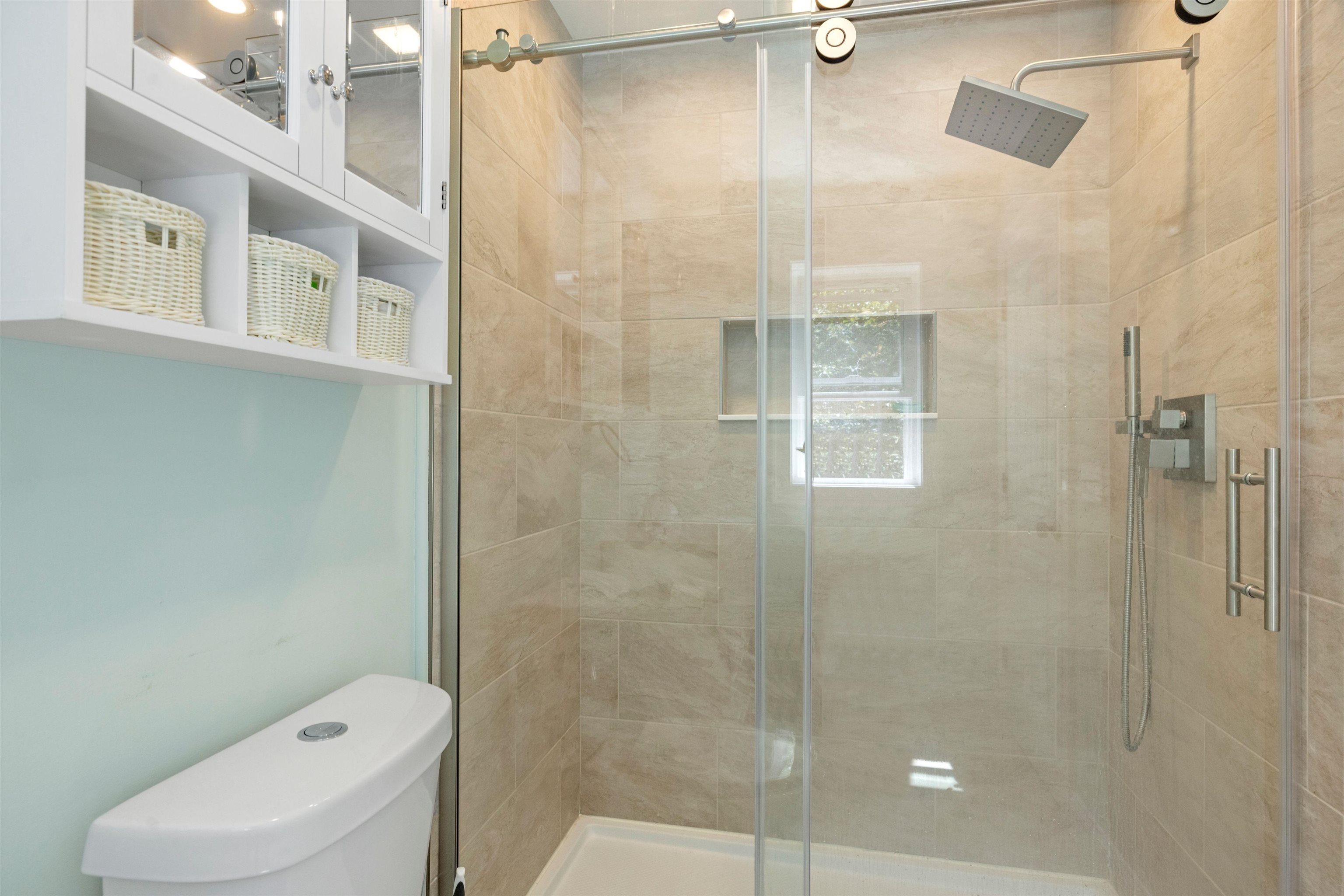 Alton, New Hampshire 03810, United States, 3 Bedrooms Bedrooms, ,4 BathroomsBathrooms,Residential,Active,192294