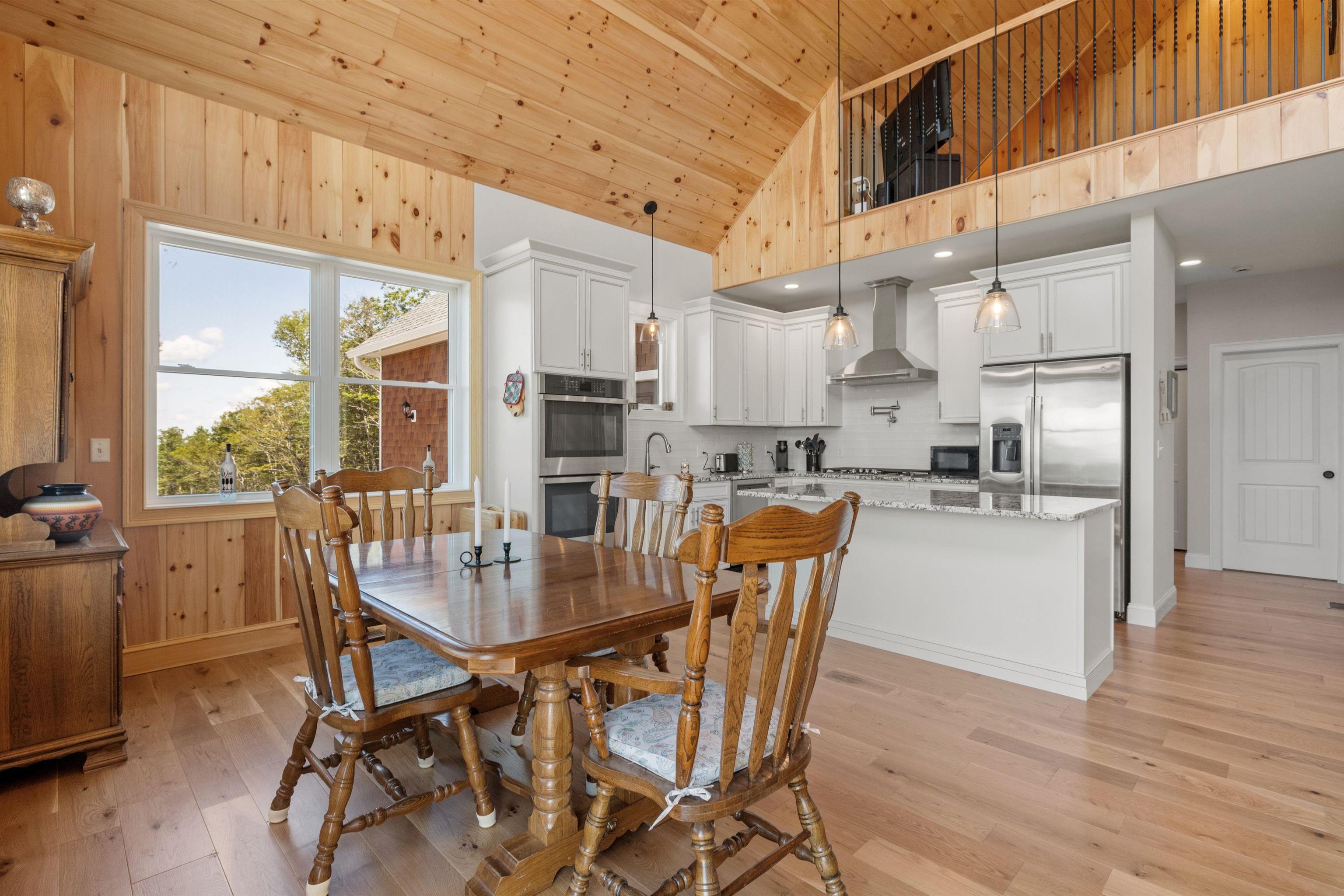 Alton, New Hampshire 03810, United States, 3 Bedrooms Bedrooms, ,4 BathroomsBathrooms,Residential,Active,192294