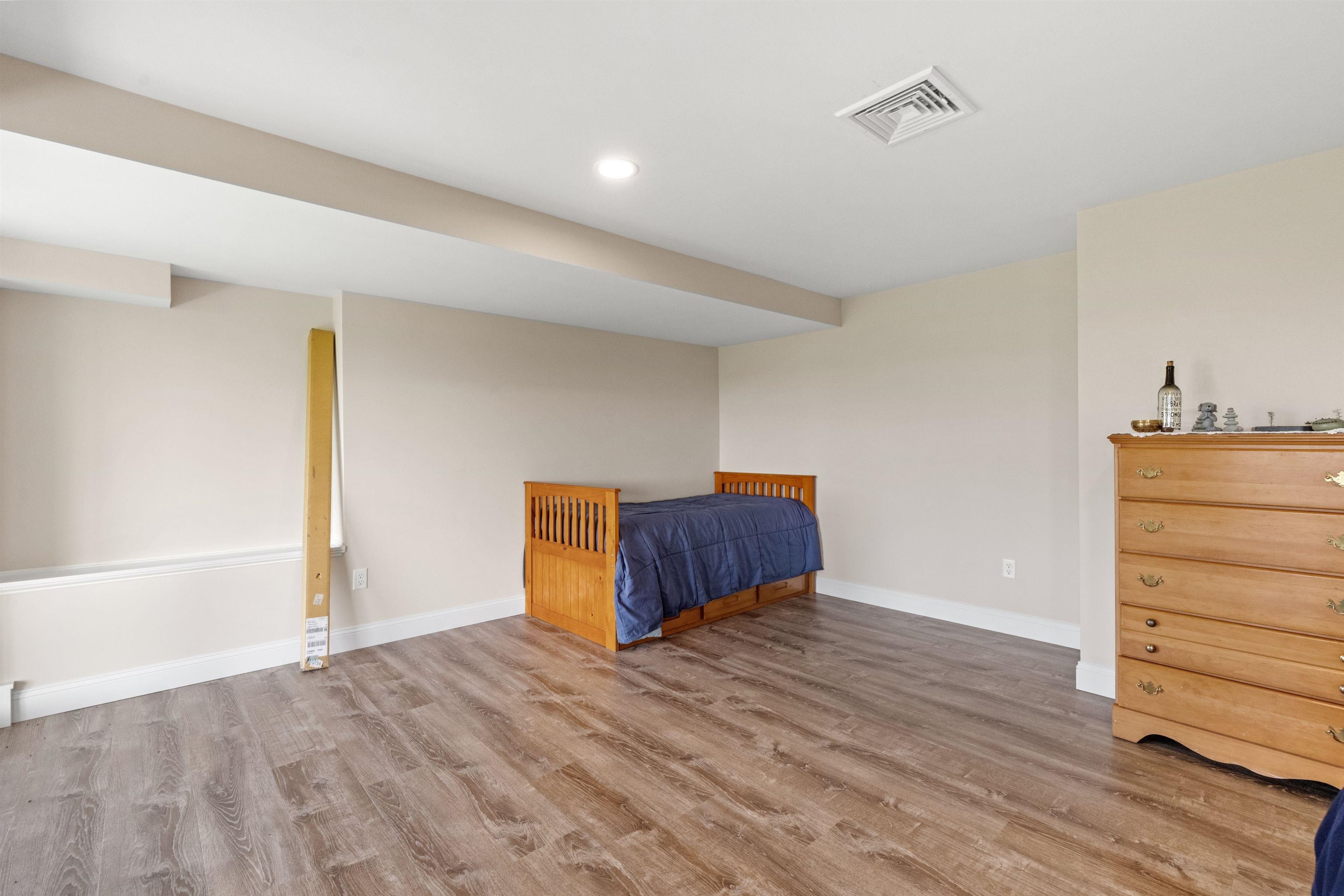 Alton, New Hampshire 03810, United States, 3 Bedrooms Bedrooms, ,4 BathroomsBathrooms,Residential,Active,192294