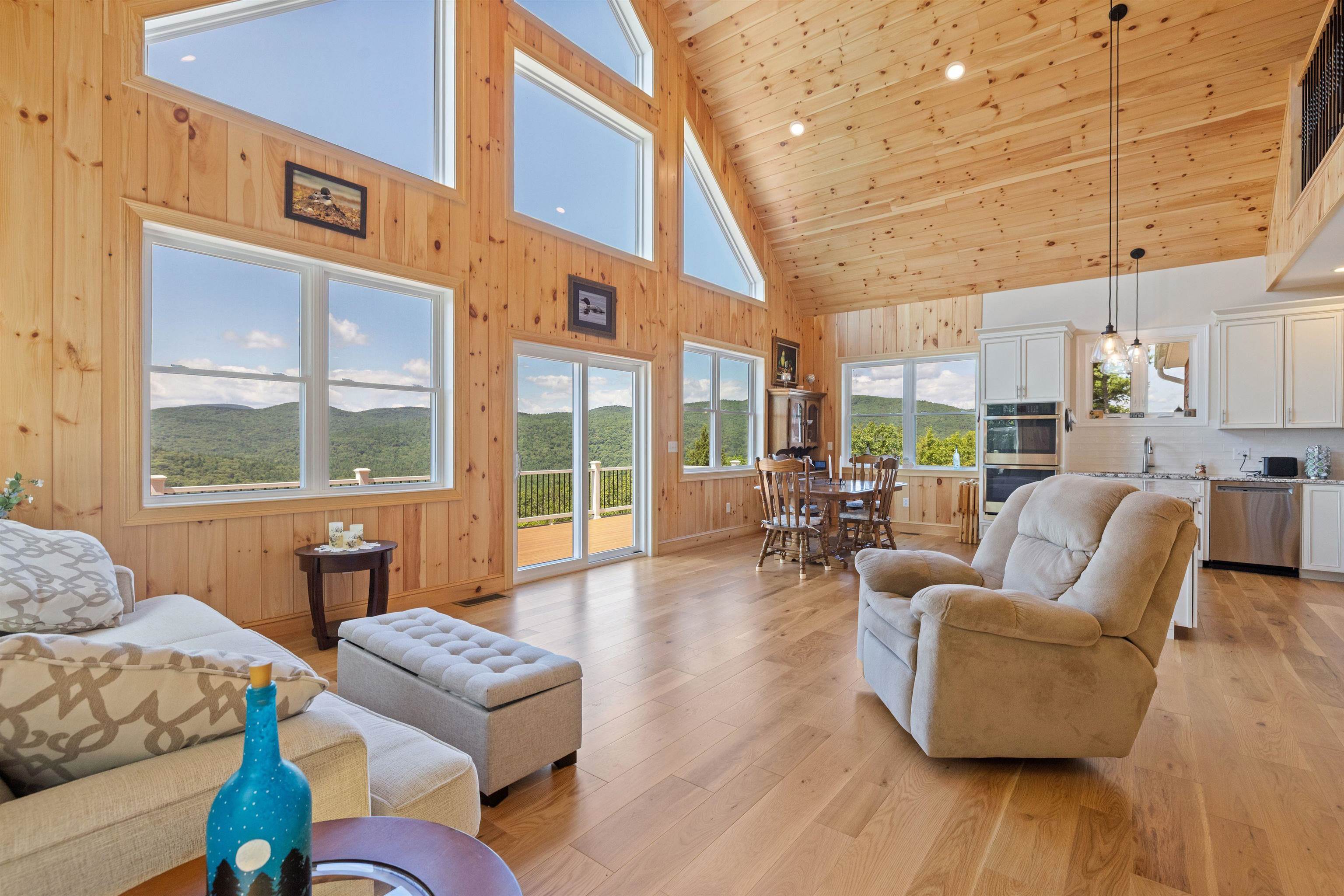 Alton, New Hampshire 03810, United States, 3 Bedrooms Bedrooms, ,4 BathroomsBathrooms,Residential,Active,192294