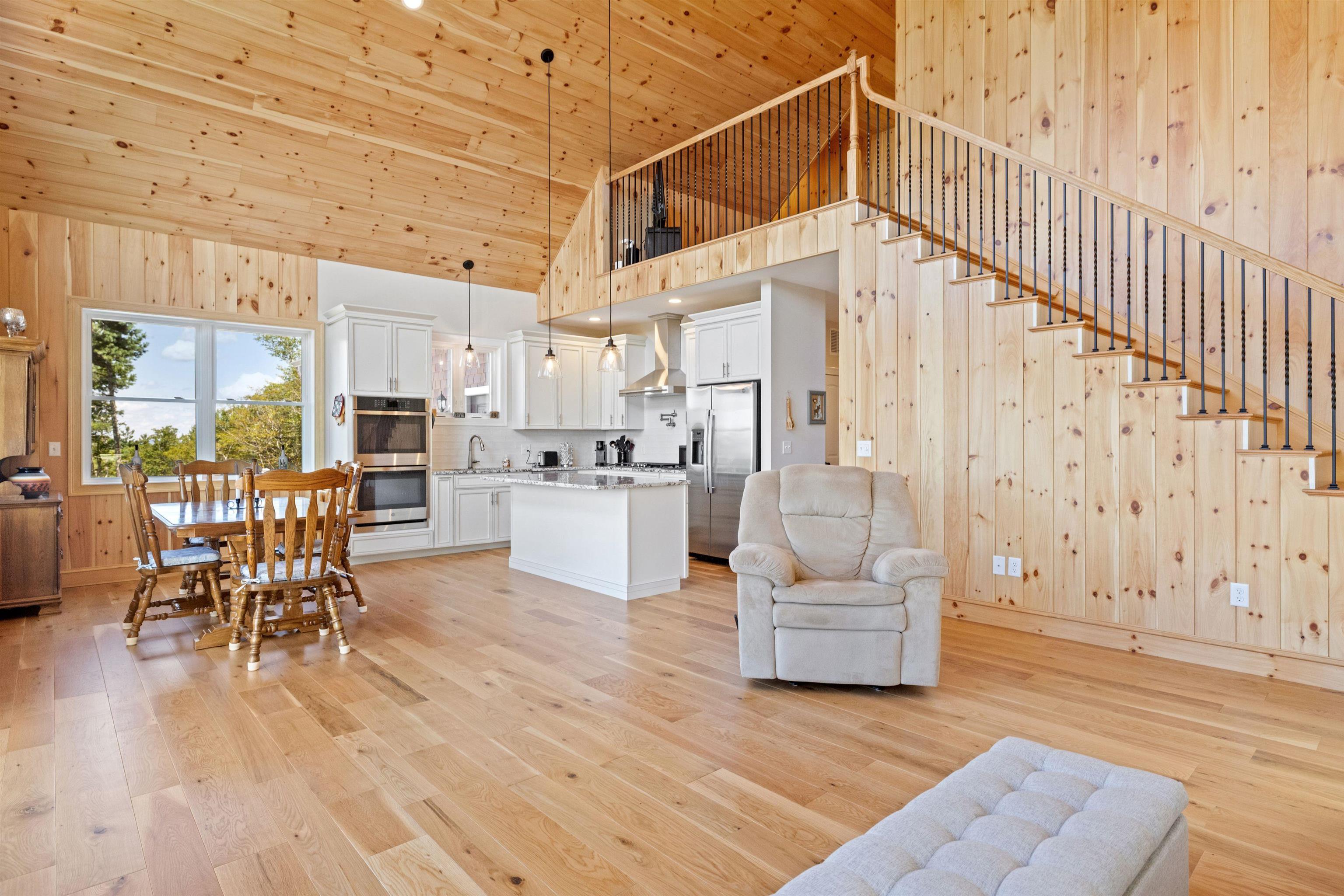 Alton, New Hampshire 03810, United States, 3 Bedrooms Bedrooms, ,4 BathroomsBathrooms,Residential,Active,192294