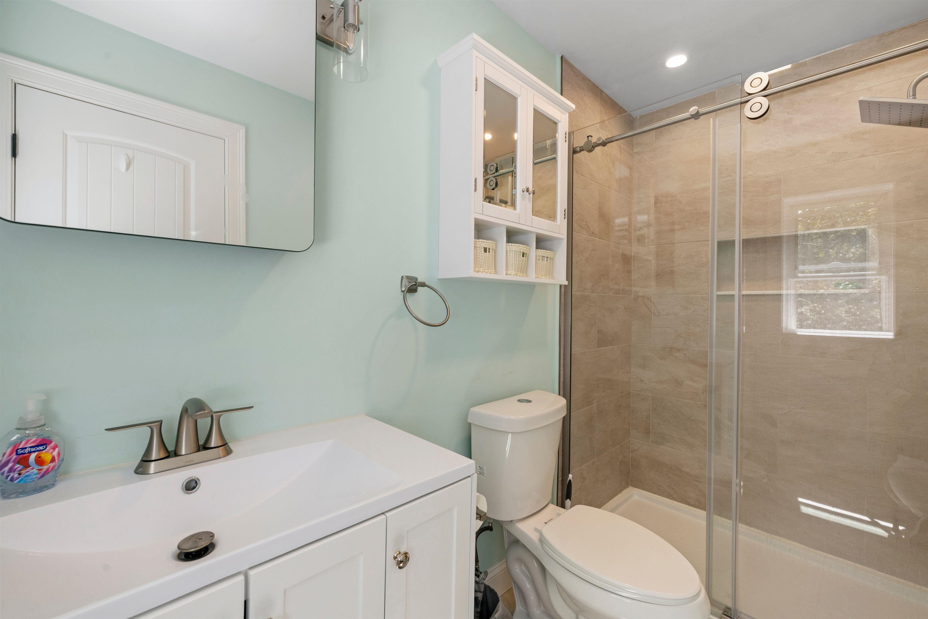 Alton, New Hampshire 03810, United States, 3 Bedrooms Bedrooms, ,4 BathroomsBathrooms,Residential,Active,192294