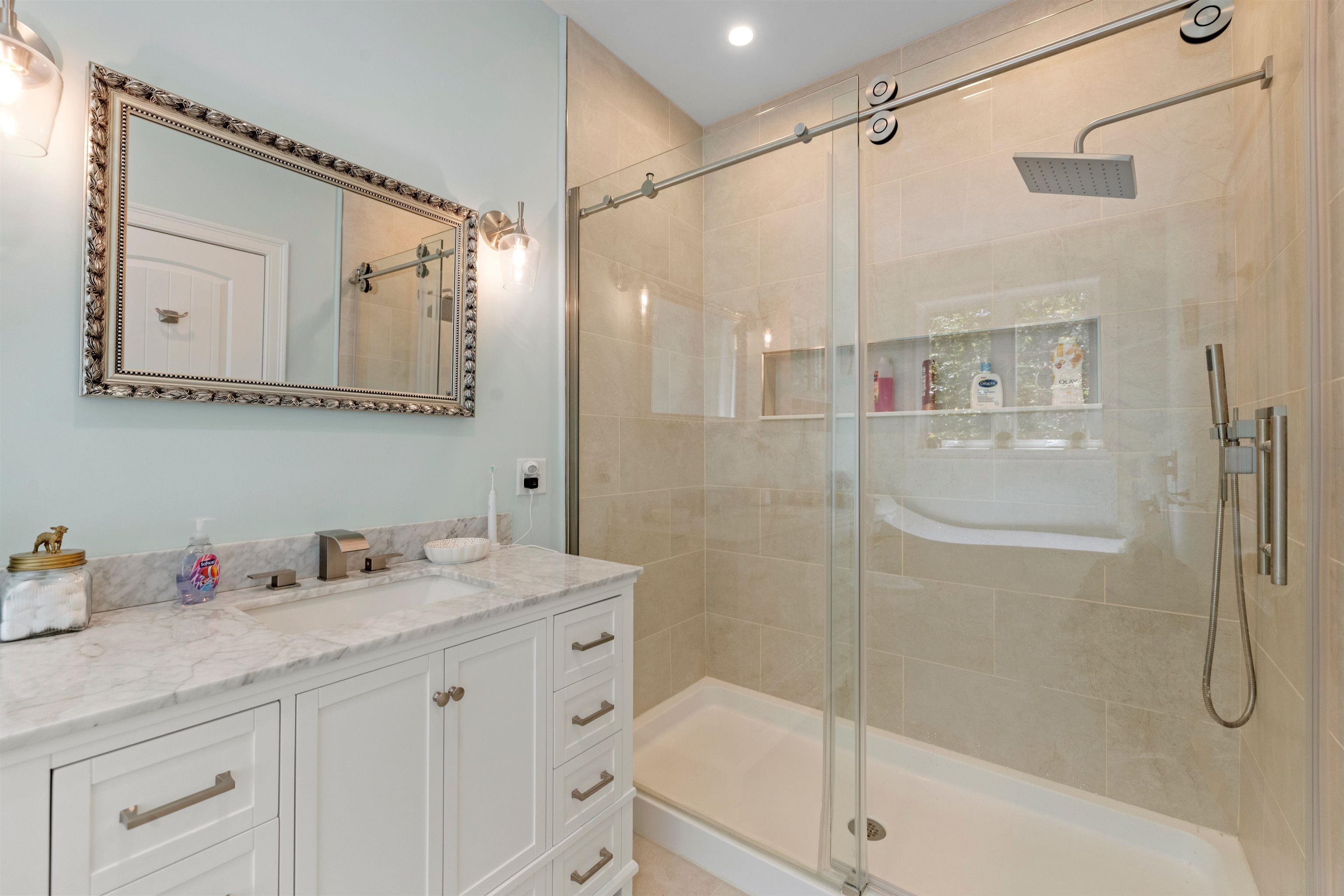 Alton, New Hampshire 03810, United States, 3 Bedrooms Bedrooms, ,4 BathroomsBathrooms,Residential,Active,192294