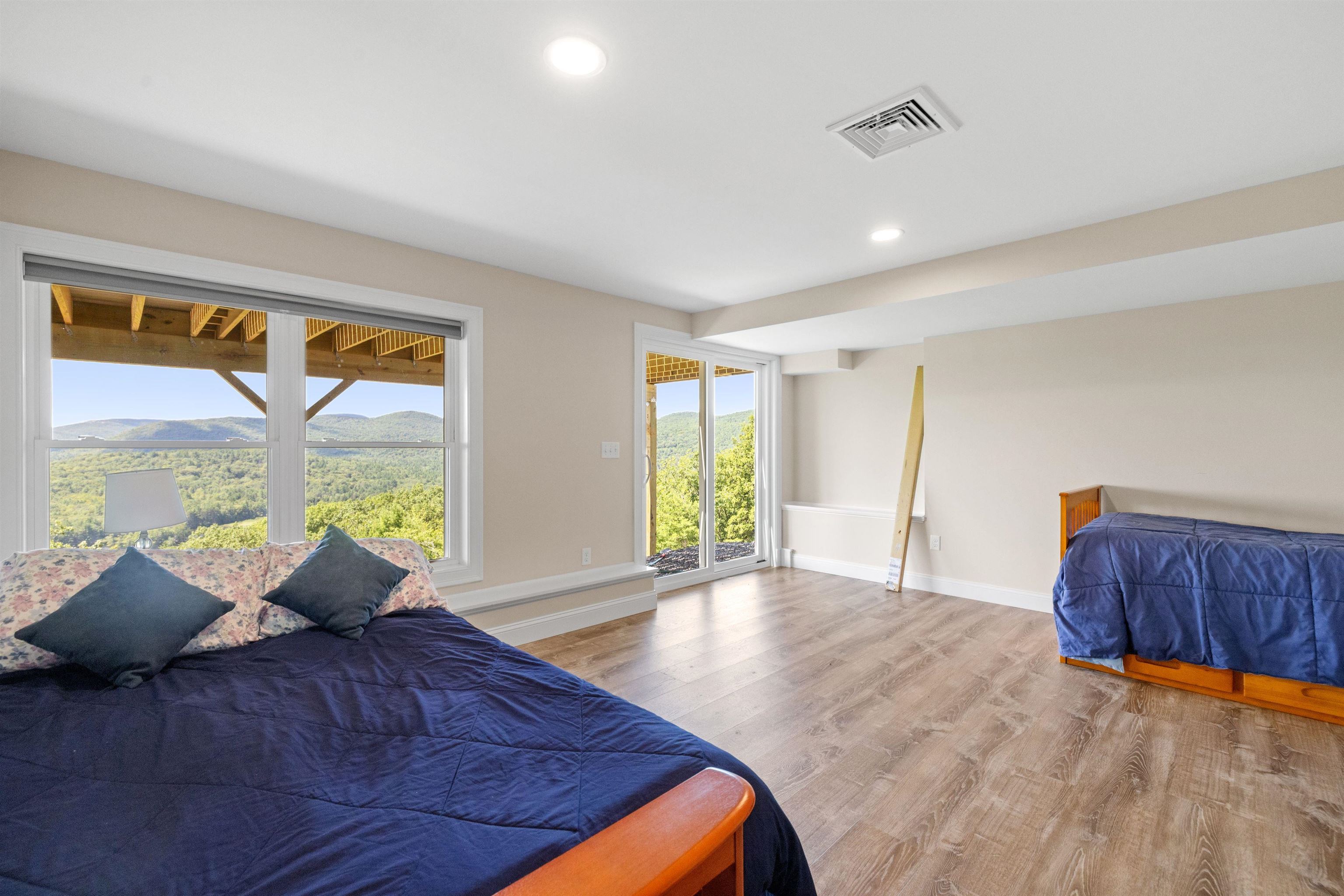 Alton, New Hampshire 03810, United States, 3 Bedrooms Bedrooms, ,4 BathroomsBathrooms,Residential,Active,192294