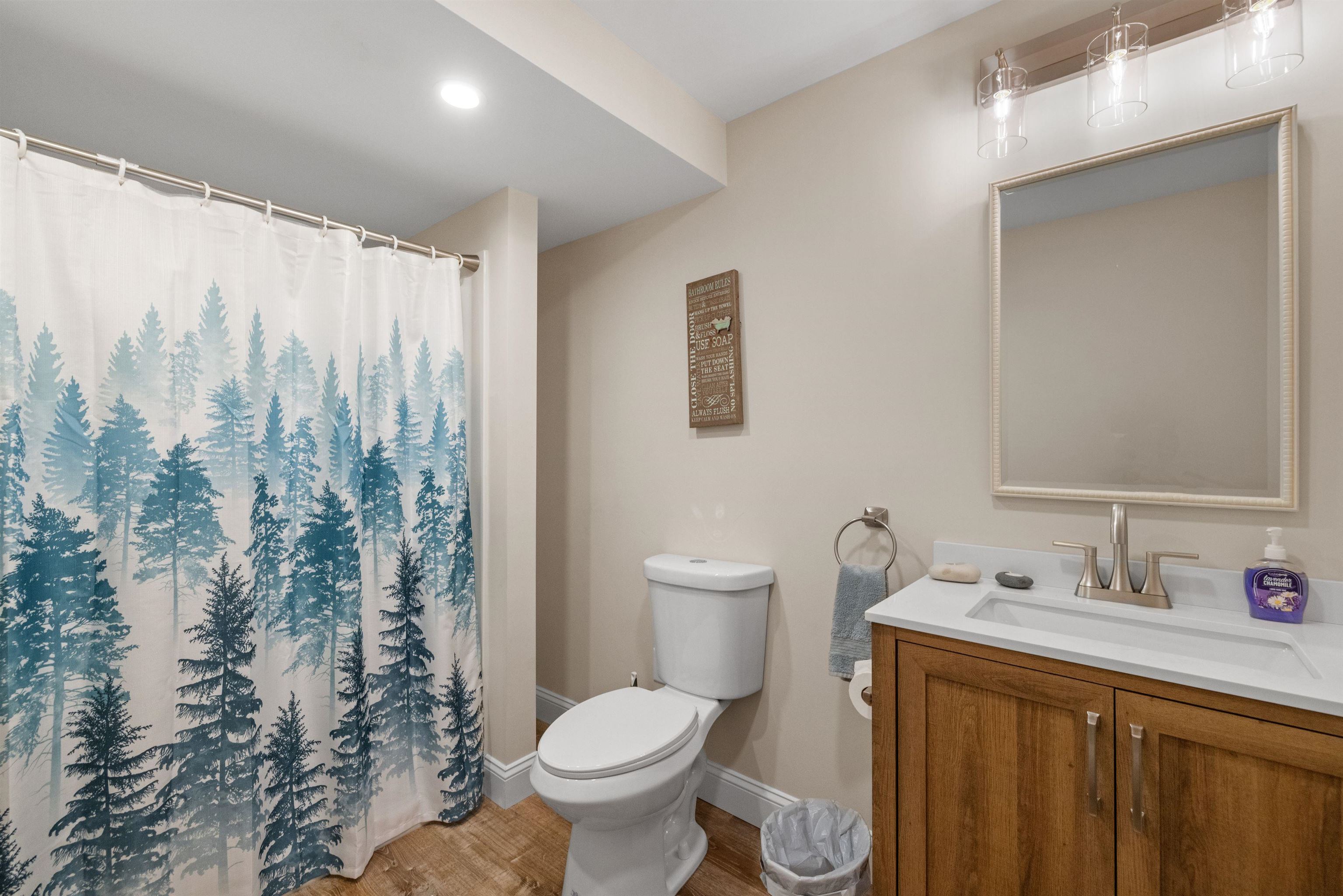 Alton, New Hampshire 03810, United States, 3 Bedrooms Bedrooms, ,4 BathroomsBathrooms,Residential,Active,192294