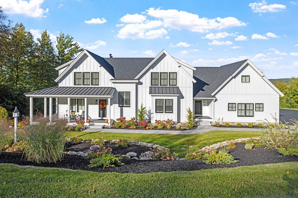 Photo of 16 Bay Ridge Drive, Meredith, NH 03253 (MLS # 5062721)