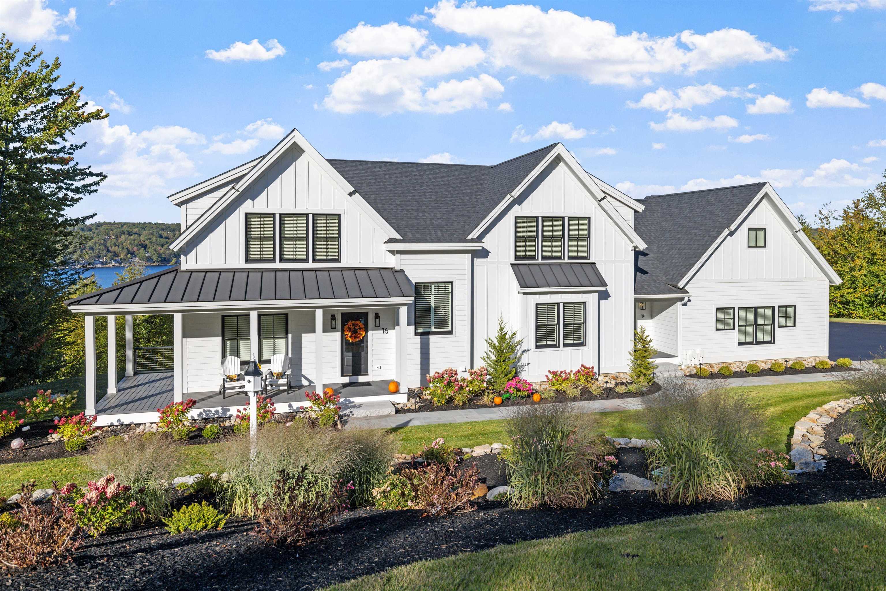 16 Bay Ridge Drive