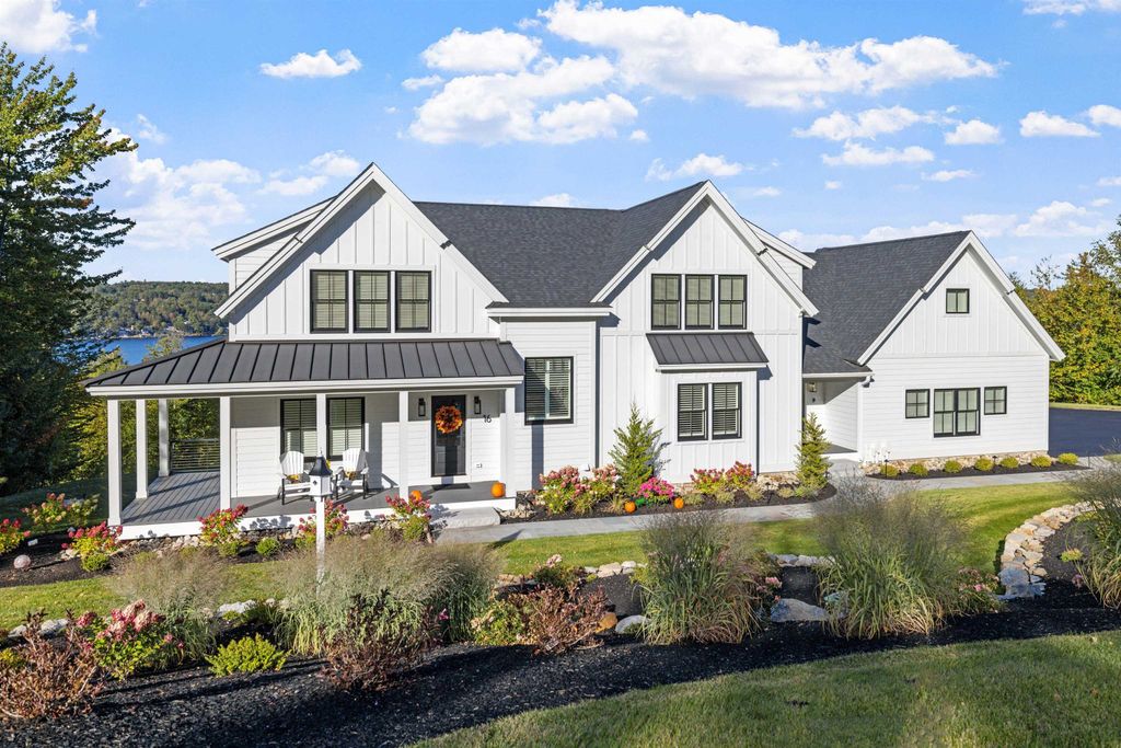 Photo of 16 Bay Ridge Drive, Meredith, NH 03253 (MLS # 5062721)