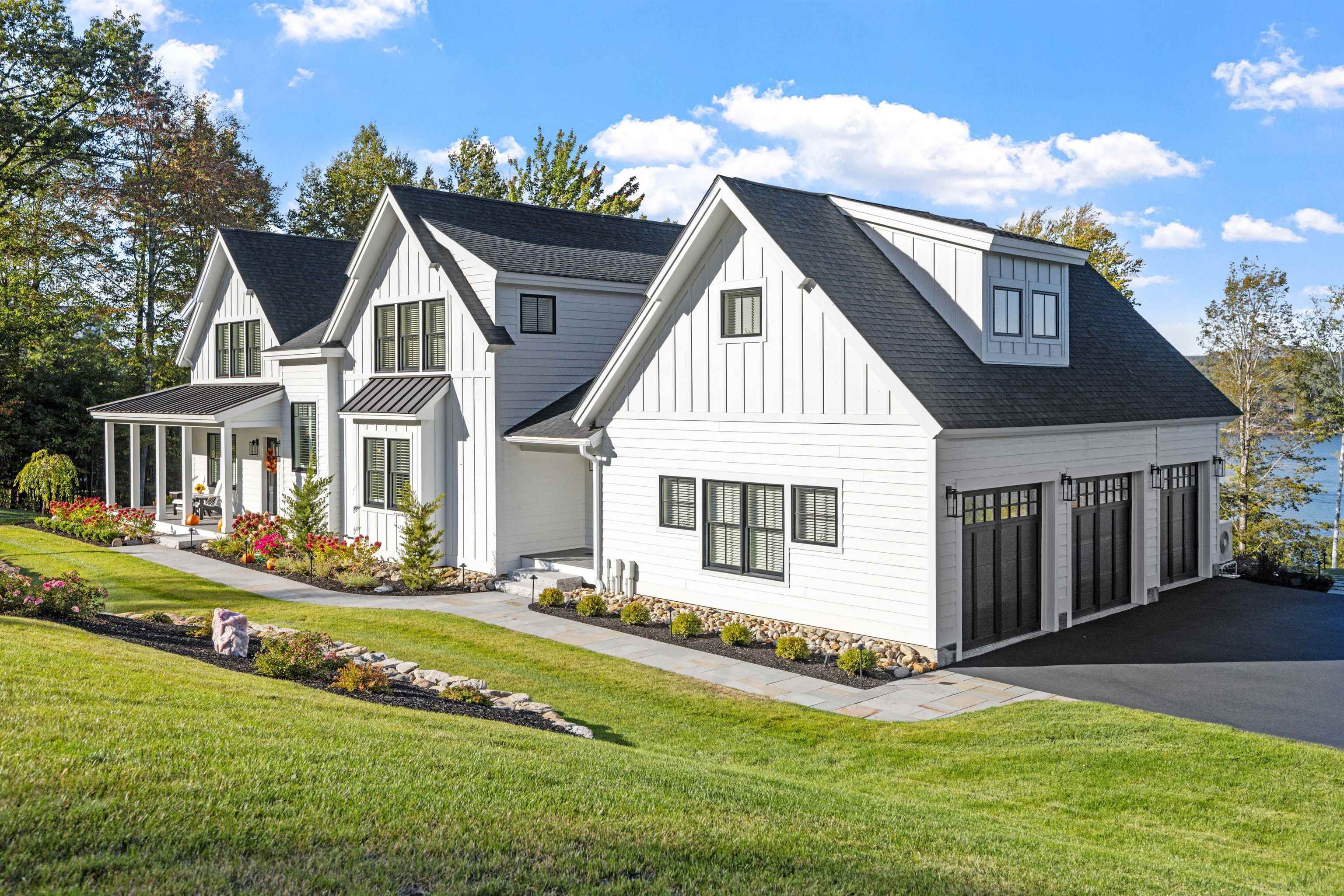 16 Bay Ridge Drive