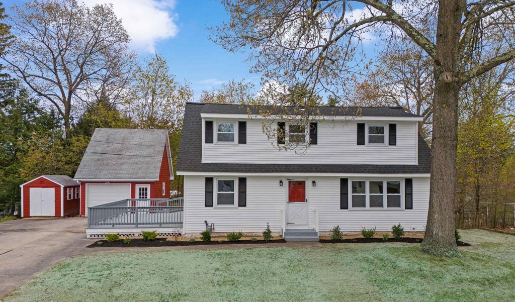 Photo of 12 Hemlock Street, Hudson, NH 03051 (MLS # 5087331)