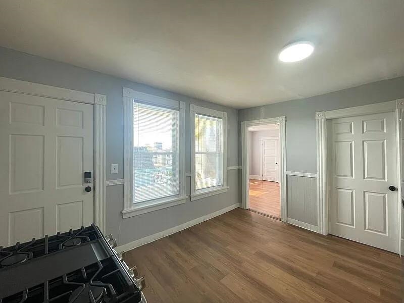 Manchester, New Hampshire 03103, United States, 3 Bedrooms Bedrooms, ,1 BathroomBathrooms,Residential,Active,256297