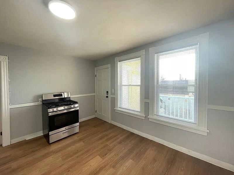 Manchester, New Hampshire 03103, United States, 3 Bedrooms Bedrooms, ,1 BathroomBathrooms,Residential,Active,256297