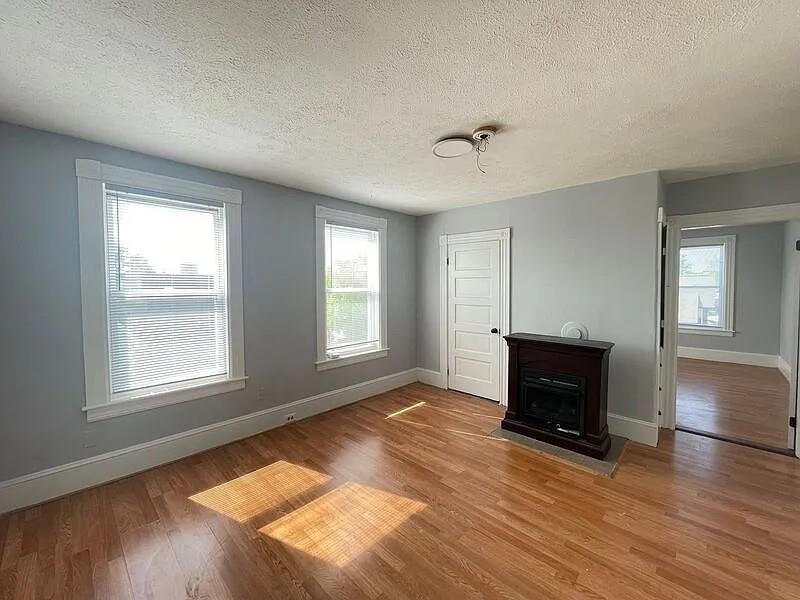 Manchester, New Hampshire 03103, United States, 3 Bedrooms Bedrooms, ,1 BathroomBathrooms,Residential,Active,256297