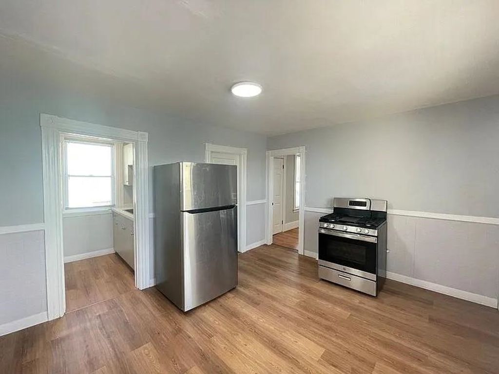 Photo of 231 Laurel Street #3, Manchester, NH 03103 (MLS # 5072097)