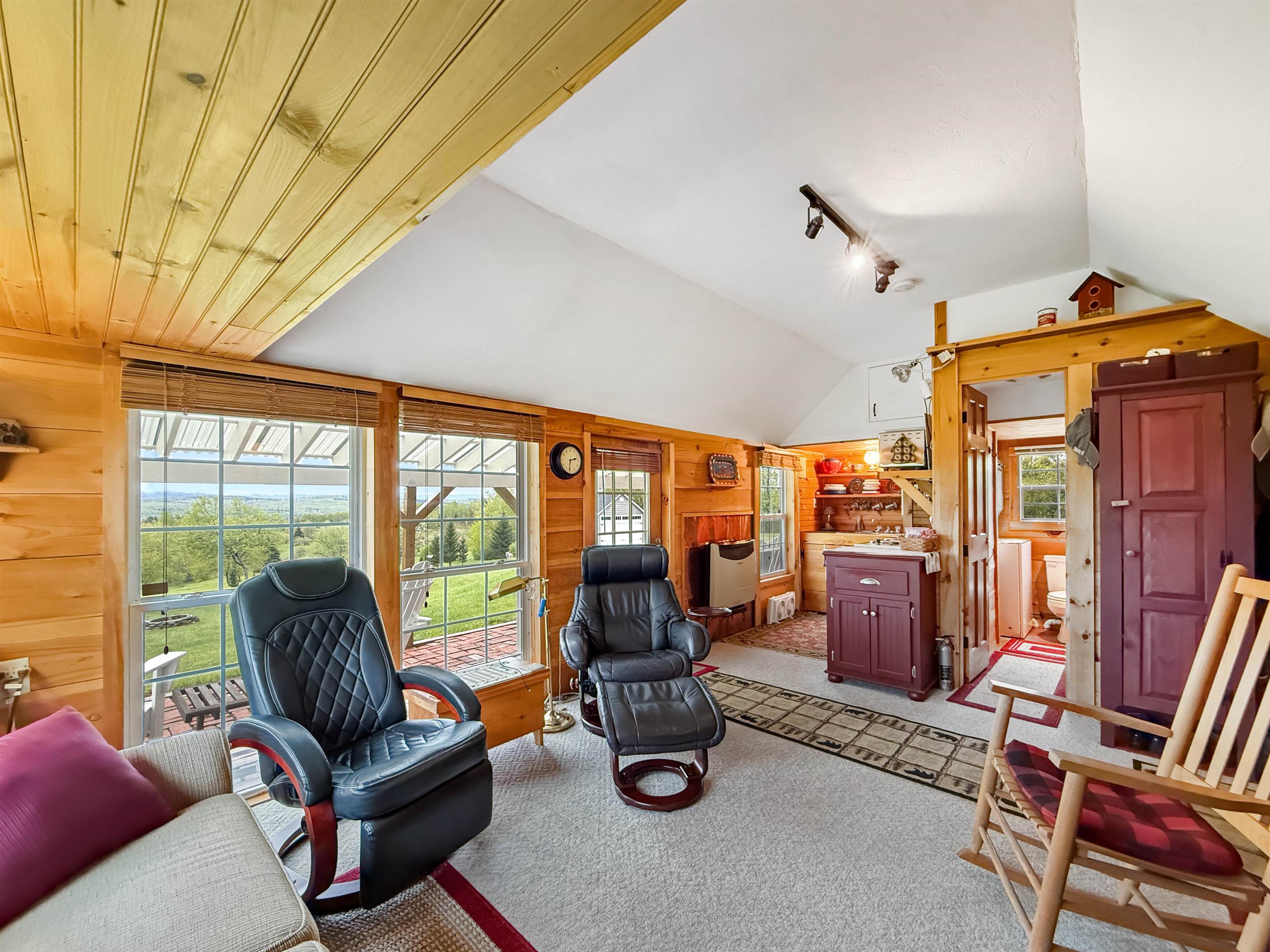 718 Reed Road