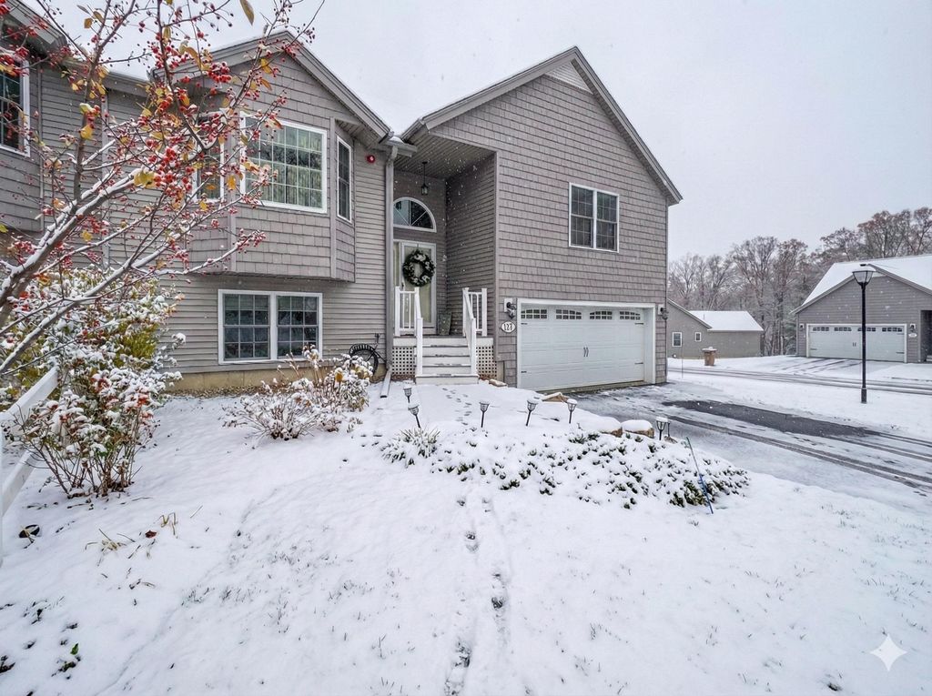 Photo of 127 Cowbell Crossing, Atkinson, NH 03811 (MLS # 5067950)