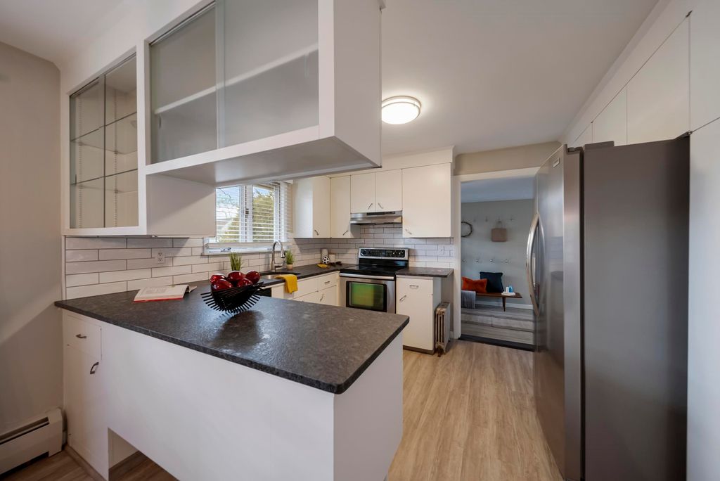 Photo of 90 Glenwood Avenue, Manchester, NH 03102 (MLS # 5070701)