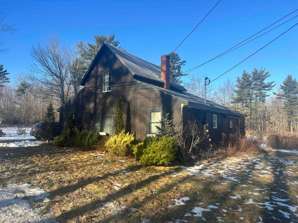 Photo of 211 Sandown Road, Chester, NH 03036 (MLS # 5073880)