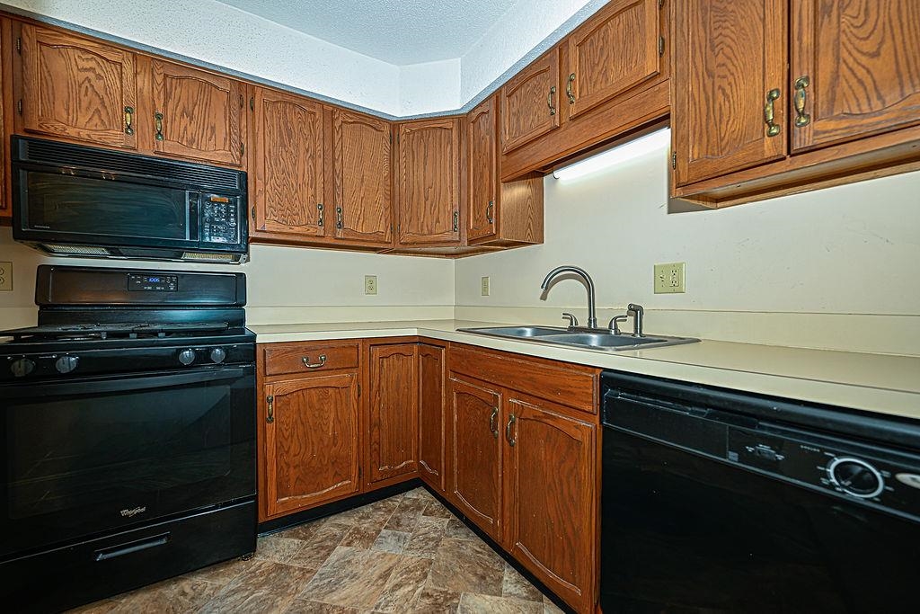 50 Brookside Drive J8