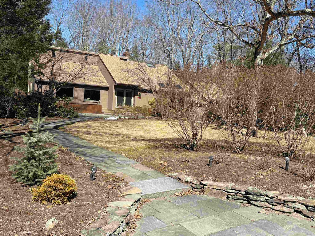 Photo of 4 Windsor Boulevard, Londonderry, NH 03053 (MLS # 5077834)