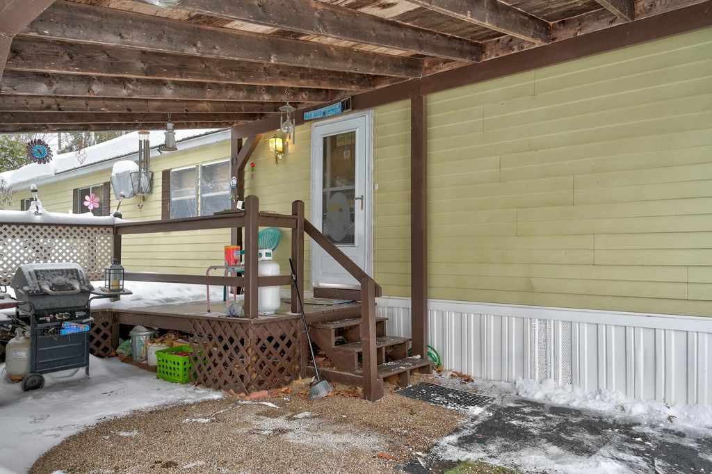 Photo of 42 Fox Hill Lane, Conway, NH 03818 (MLS # 5075099)