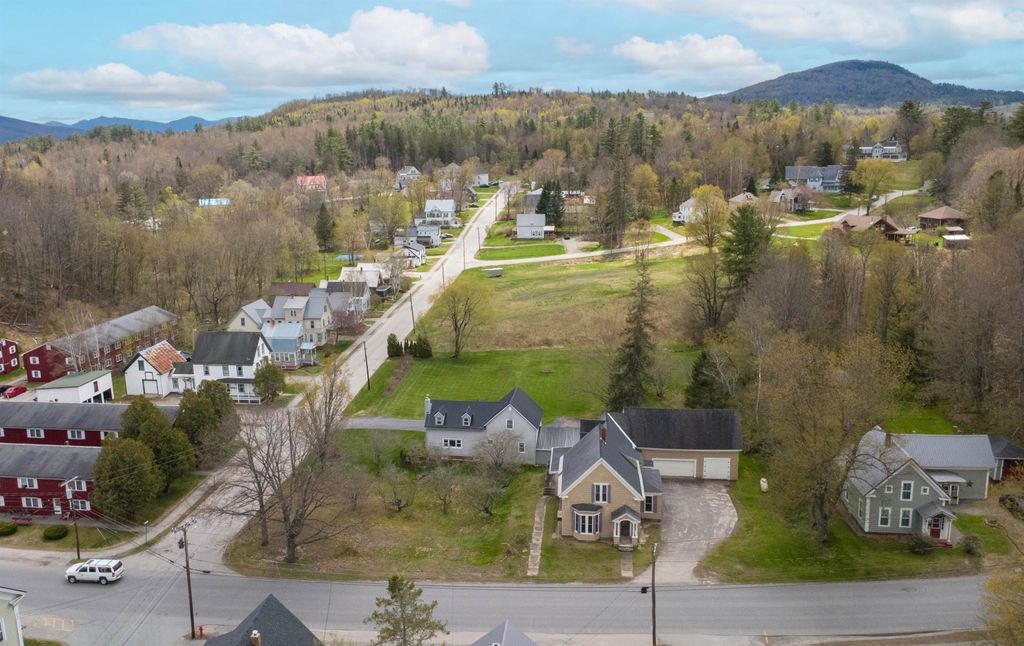 Photo of 44 Elm Street, Lancaster, NH 03854 (MLS # 5089106)