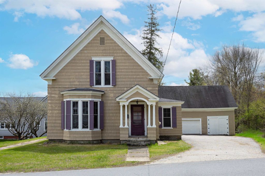Photo of 44 Elm Street, Lancaster, NH 03854 (MLS # 5089106)
