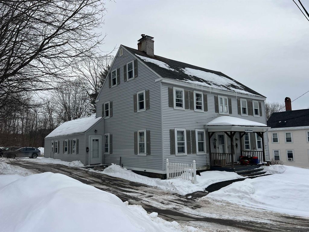 Photo of 6 Mount Pleasant Street, Newmarket, NH 03857 (MLS # 5076690)