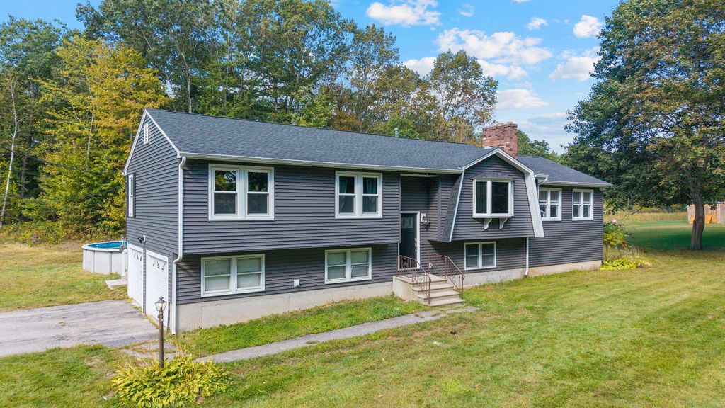 Photo of 31 Frost Road, Derry, NH 03038 (MLS # 5063600)