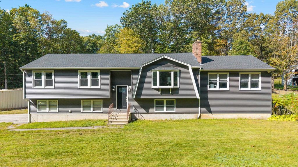Photo of 31 Frost Road, Derry, NH 03038 (MLS # 5063600)