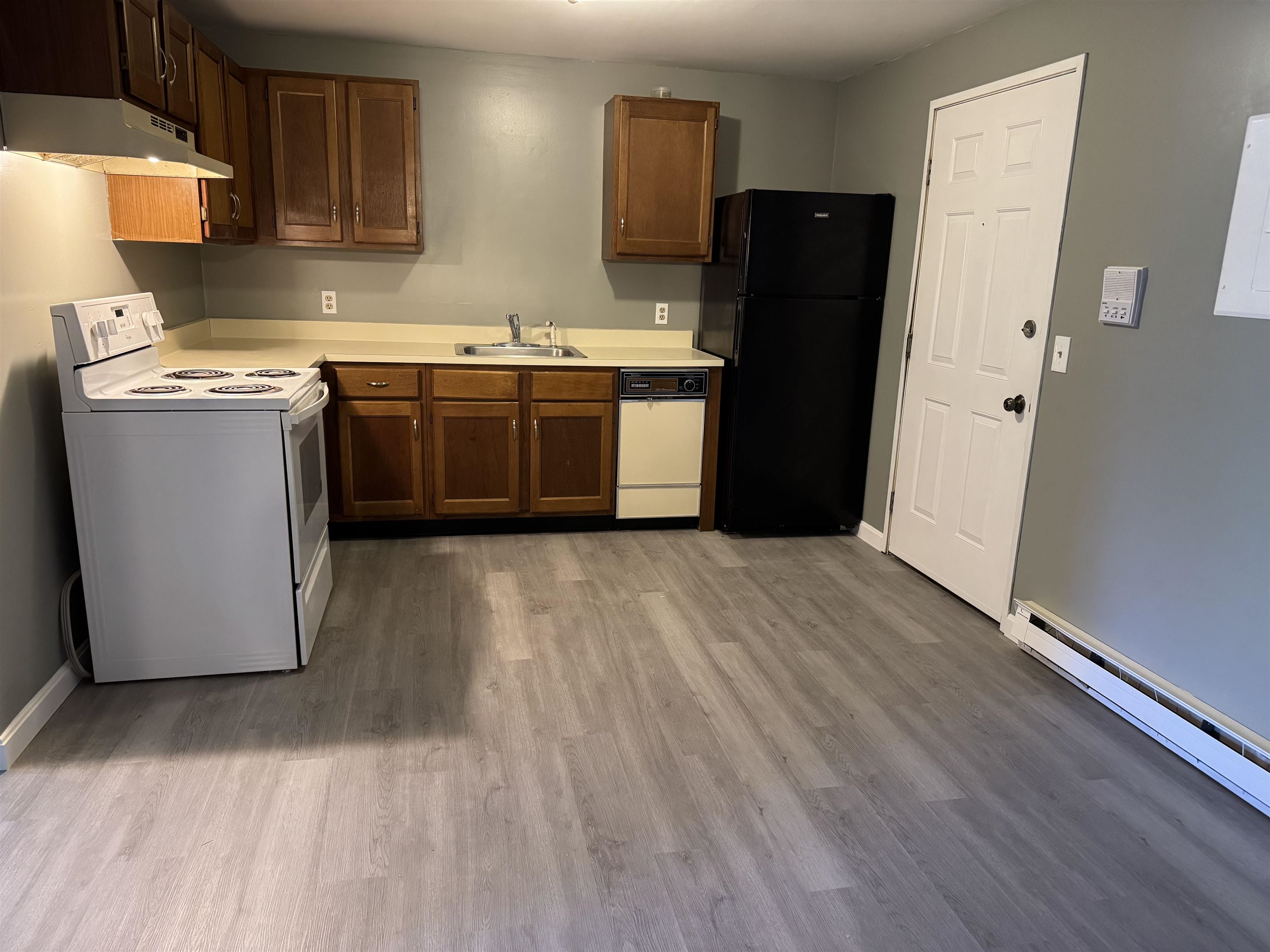 12 East Side Drive 4-13