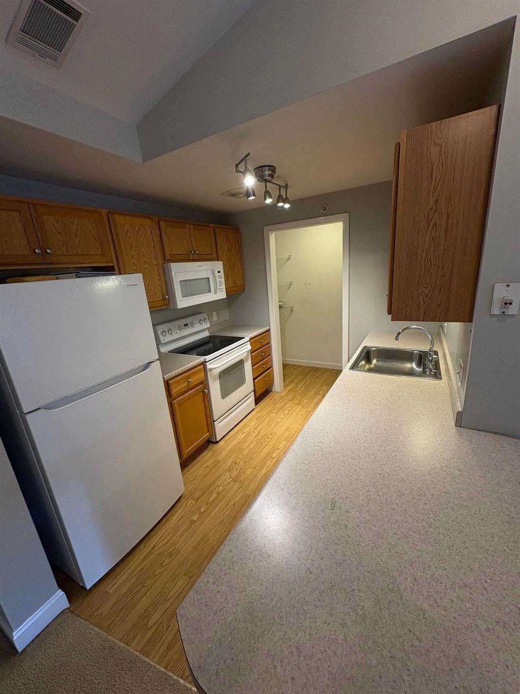 Photo of 2 Crestview Circle #96, Londonderry, NH 03053 (MLS # 5055679)