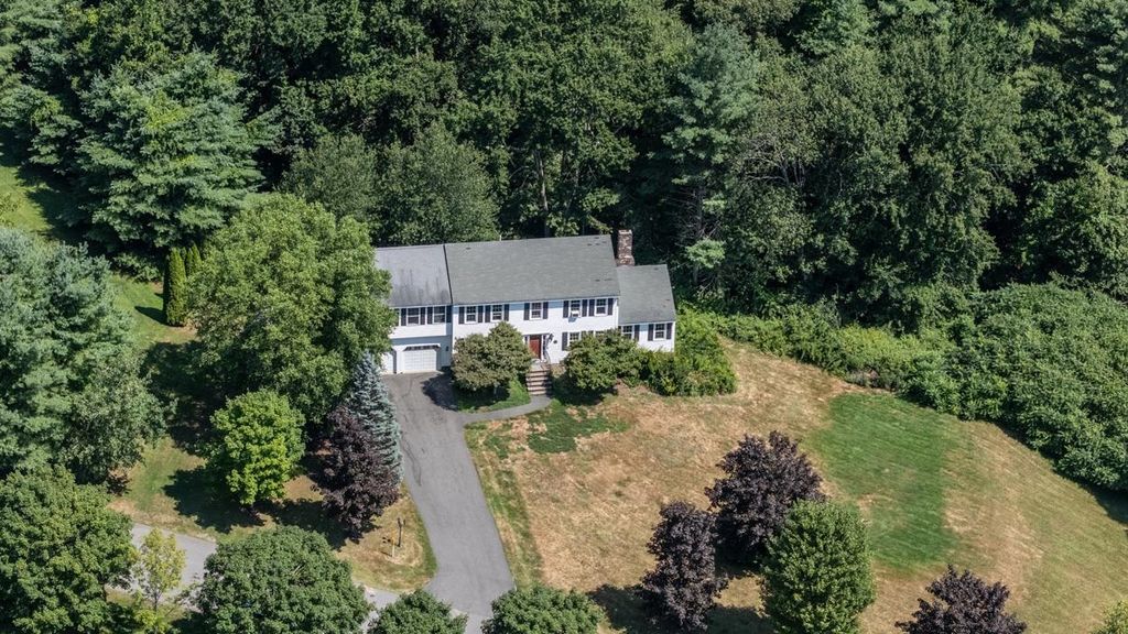 Photo of 4 Elijah Hill Lane, Londonderry, NH 03053 (MLS # 5054571)