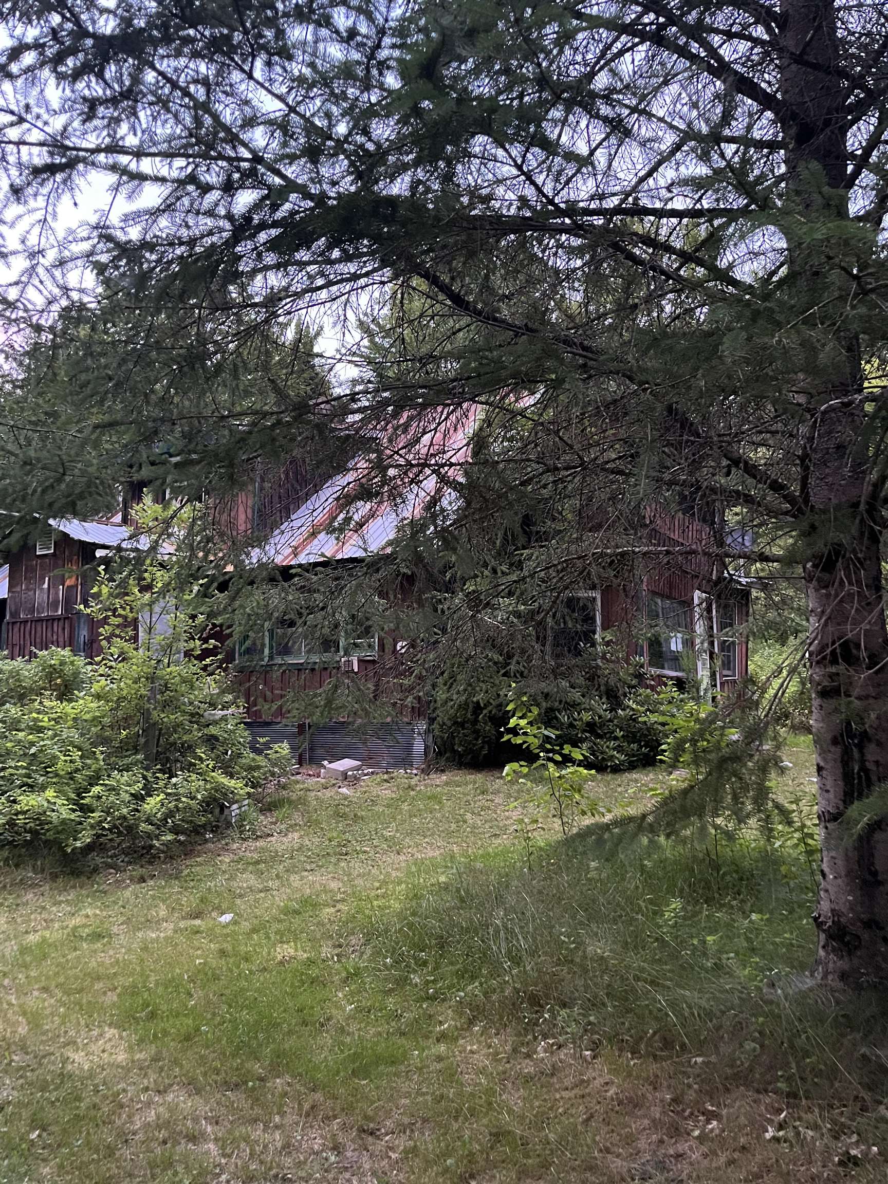 122 McConnerll Pond Road