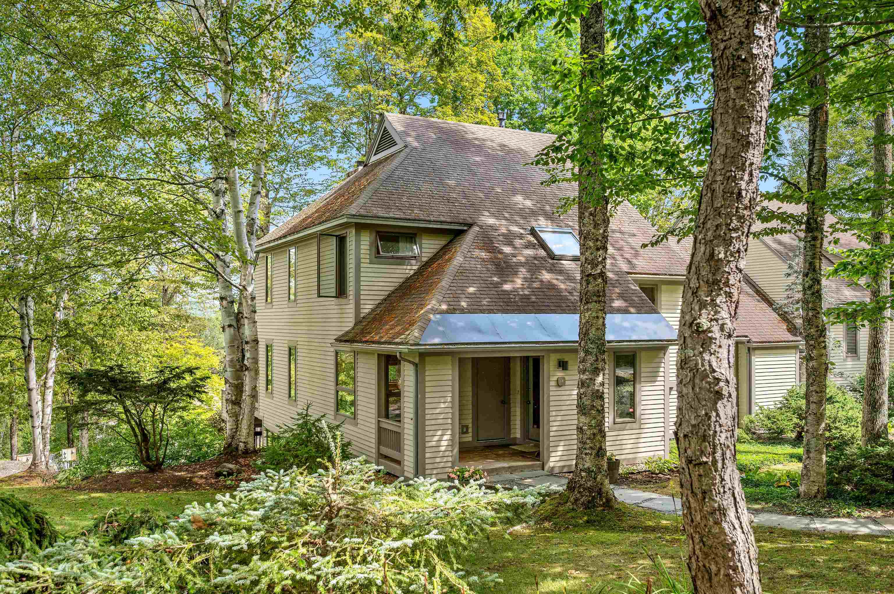 Stowe, Vermont 05672, United States, 3 Bedrooms Bedrooms, ,4 BathroomsBathrooms,Residential,Active,255269