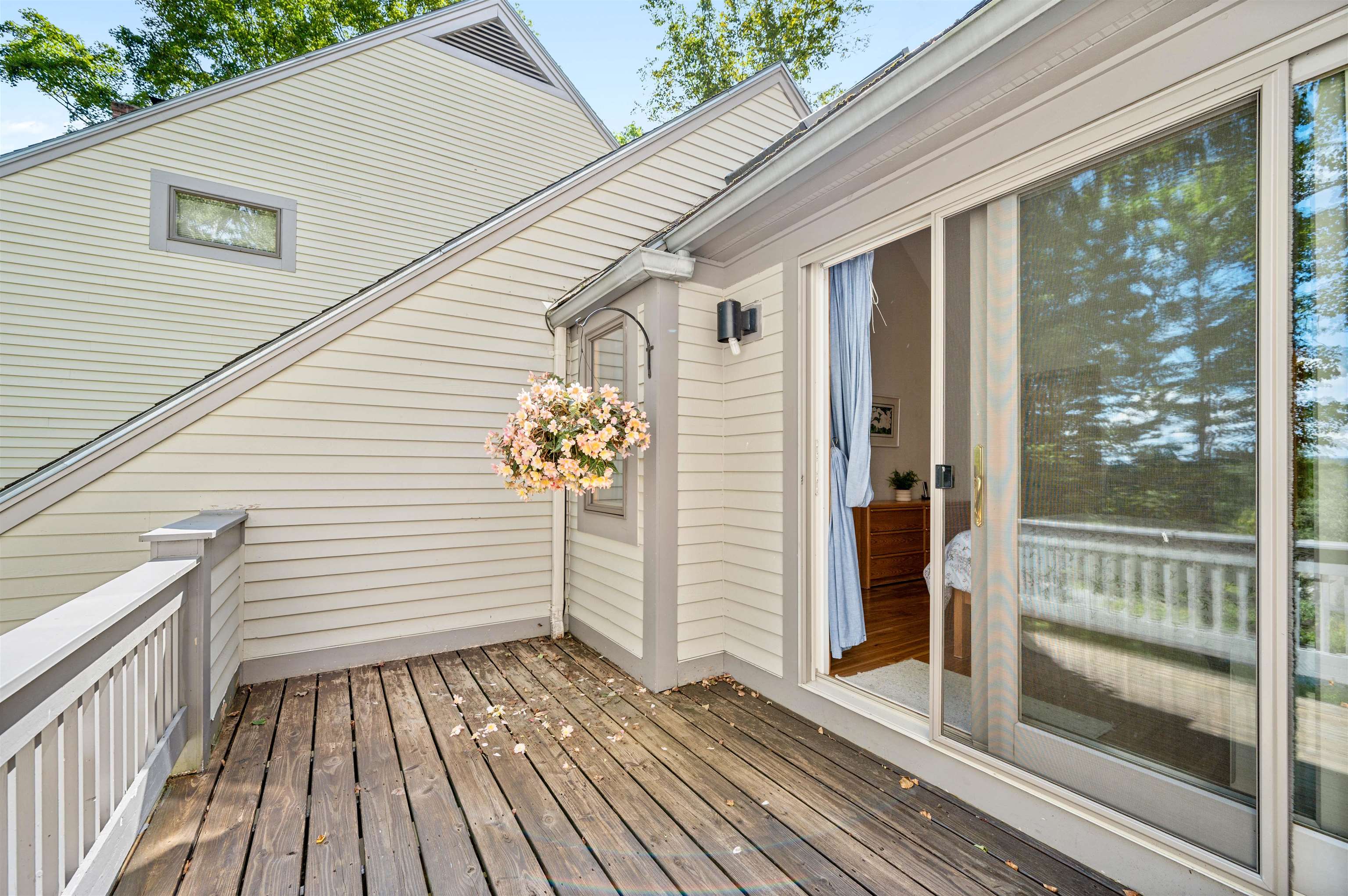 Stowe, Vermont 05672, United States, 3 Bedrooms Bedrooms, ,4 BathroomsBathrooms,Residential,Active,255269