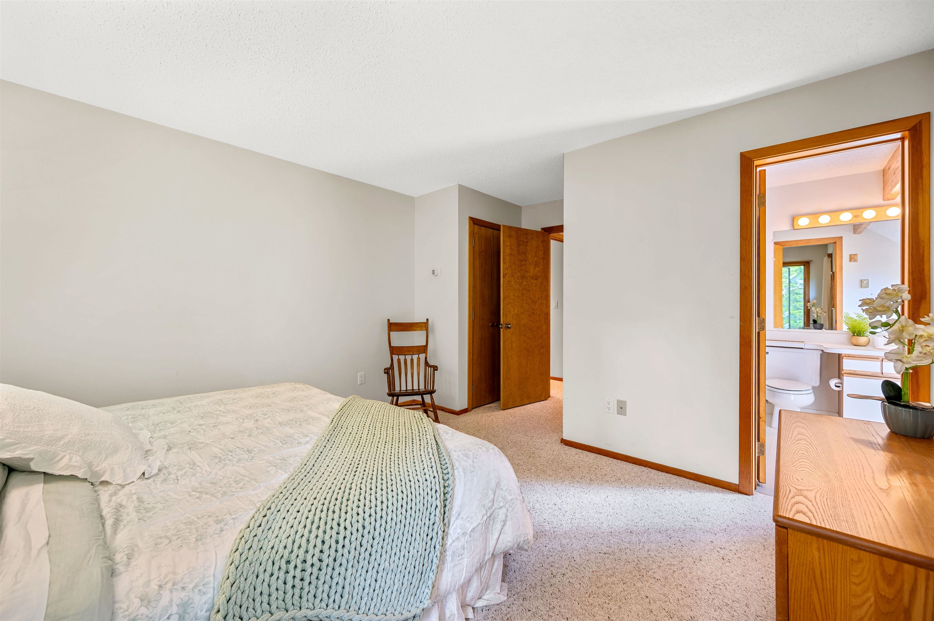 Stowe, Vermont 05672, United States, 3 Bedrooms Bedrooms, ,4 BathroomsBathrooms,Residential,Active,255269